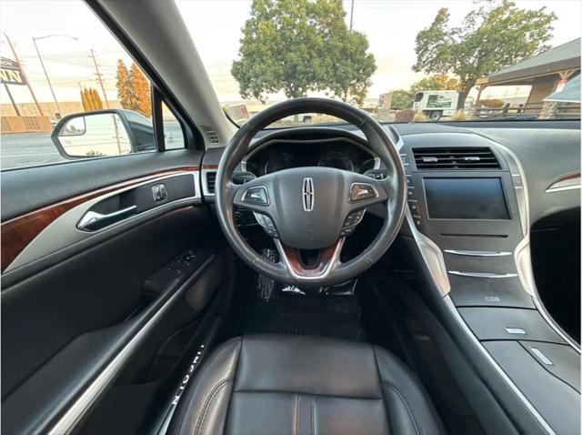 2013 Lincoln MKZ Sedan 4D
