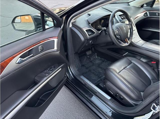 2013 Lincoln MKZ Sedan 4D