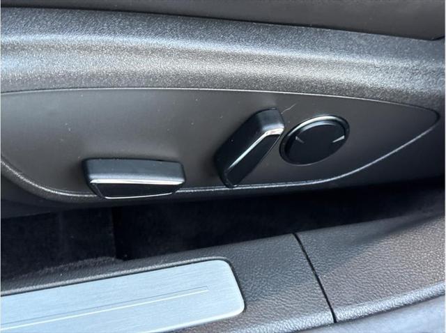 2013 Lincoln MKZ Sedan 4D