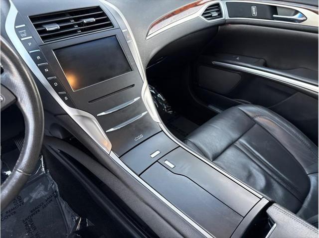 2013 Lincoln MKZ Sedan 4D