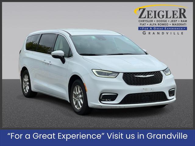 2023 Chrysler Pacifica Touring L for sale in Grandville, MI