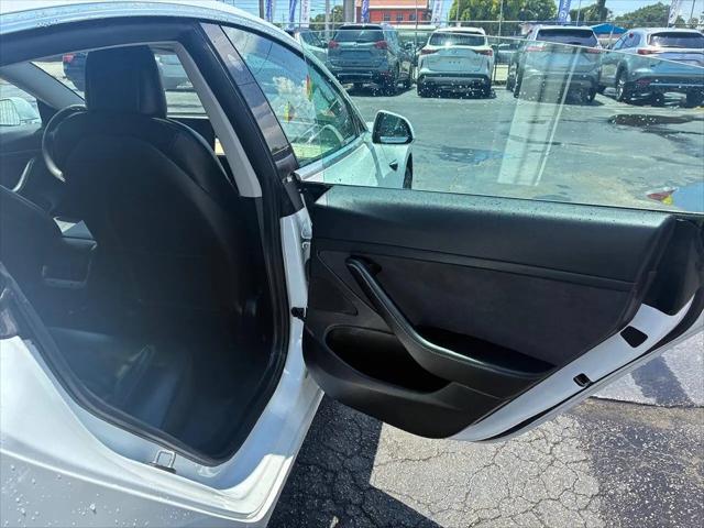 2020 Tesla Model 3 Standard Range Rear-Wheel Drive