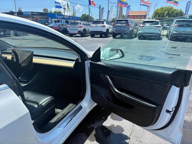 2020 Tesla Model 3 Standard Range Rear-Wheel Drive