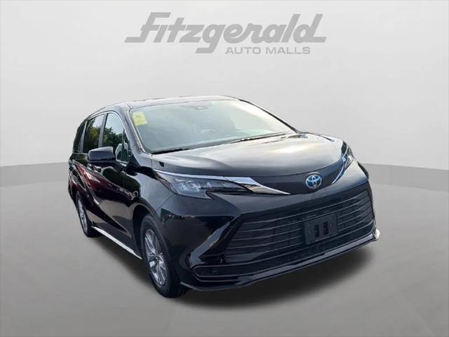 2025 Toyota Sienna LE for sale in Chambersburg, PA