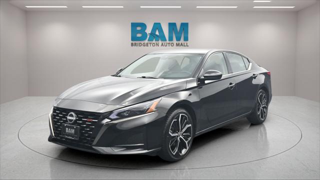 2025 Nissan Altima SR FWD 2025 Nissan Altima SR FWD