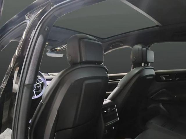 2023 Porsche Cayenne Platinum Edition