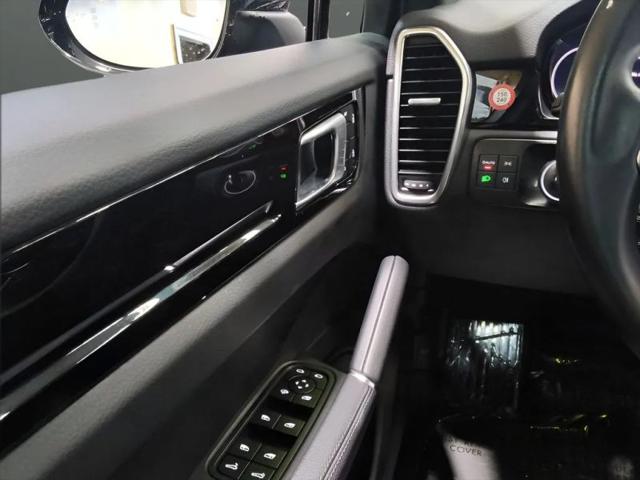 2023 Porsche Cayenne Platinum Edition