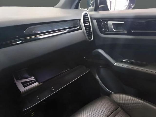 2023 Porsche Cayenne Platinum Edition