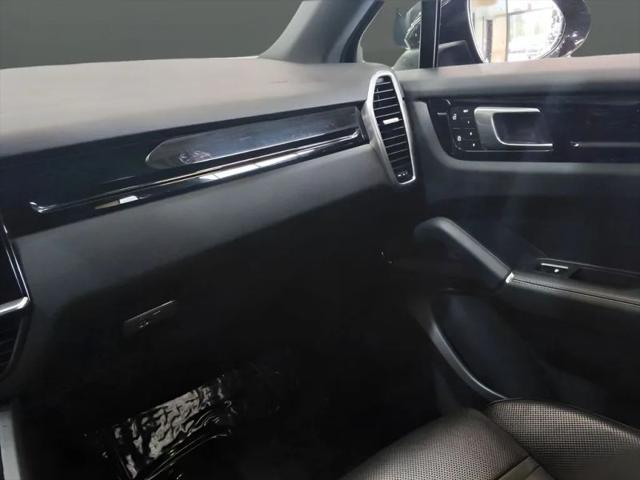 2023 Porsche Cayenne Platinum Edition