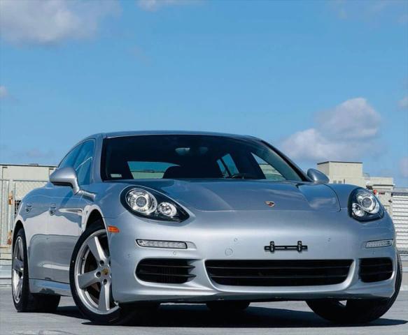 2016 Porsche Panamera S