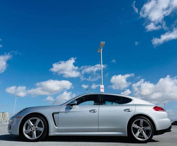 2016 Porsche Panamera S