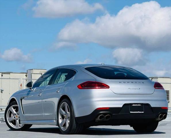 2016 Porsche Panamera S