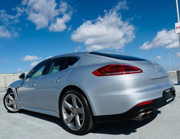 2016 Porsche Panamera S
