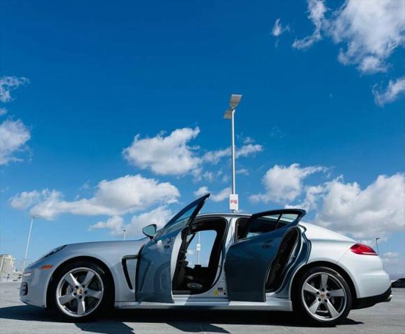 2016 Porsche Panamera S