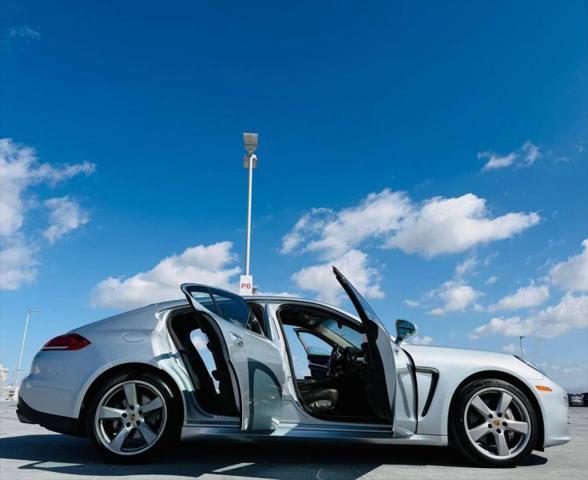 2016 Porsche Panamera S