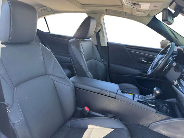 2024 Lexus ES 300h 300h