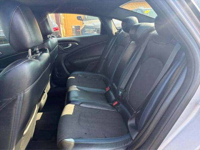 2015 Chrysler 200 S