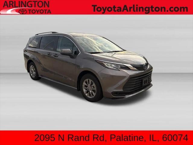2023 Toyota Sienna LE for sale in Palatine, IL