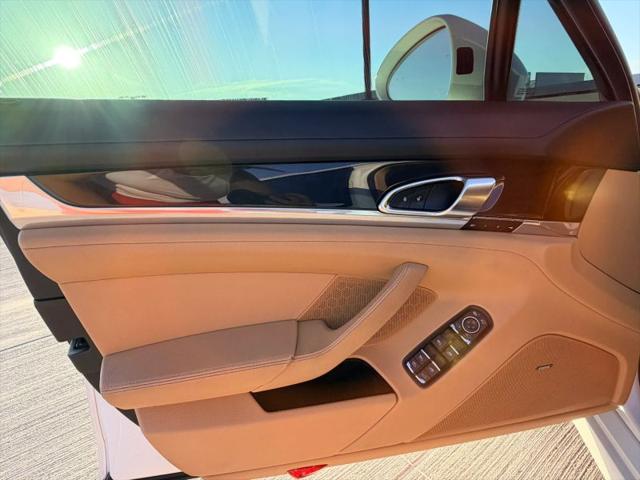 2016 Porsche Panamera Edition