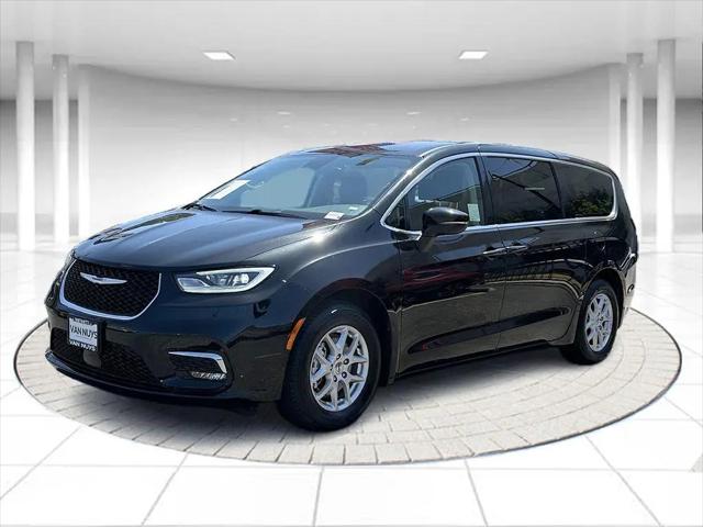 2023 Chrysler Pacifica Touring L for sale in Los Angeles, CA