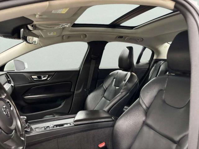 2020 Volvo S60 T6 Momentum