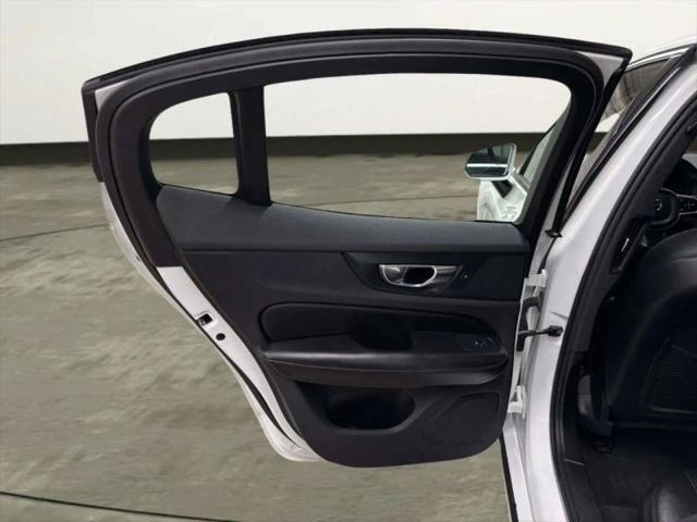 2020 Volvo S60 T6 Momentum