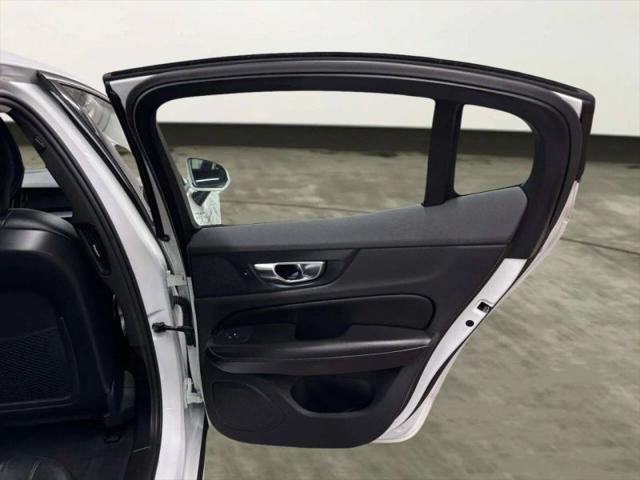 2020 Volvo S60 T6 Momentum