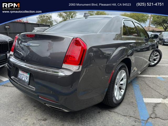 2019 Chrysler 300 Touring