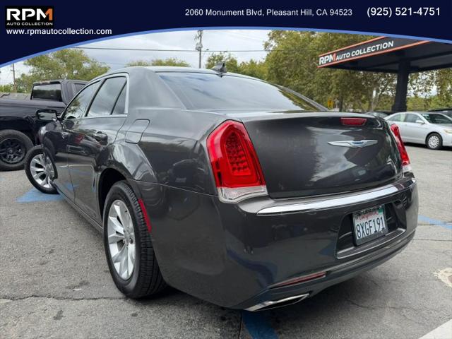 2019 Chrysler 300 Touring