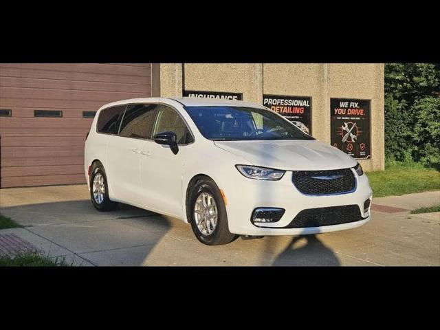 2026 Chrysler Pacifica Select for sale in Crystal Lake, IL
