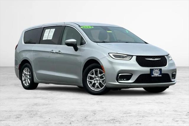 2023 Chrysler Pacifica Touring L for sale in Petaluma, CA