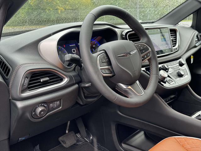 2025 Chrysler Pacifica Pinnacle