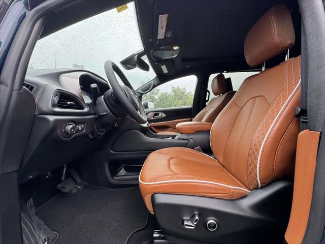 2025 Chrysler Pacifica Pinnacle