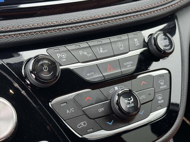 2025 Chrysler Pacifica Pinnacle