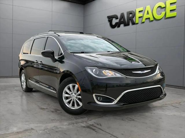 2019 Chrysler Pacifica Touring L for sale in Parma, OH