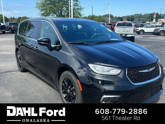 2025 Chrysler Pacifica Select for sale in Onalaska, WI