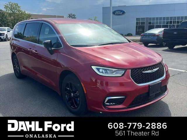 2025 Chrysler Pacifica Select for sale in Onalaska, WI