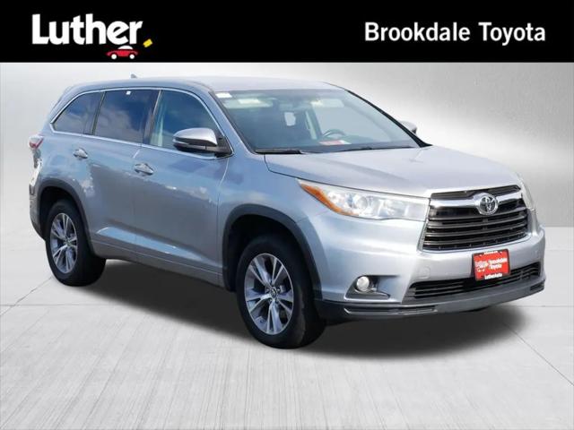 2016 Toyota Highlander LE Plus V6 for sale in Brooklyn Center, MN