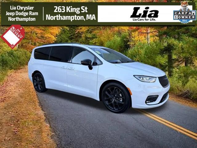 2025 Chrysler Pacifica Limited for sale in Northampton, MA