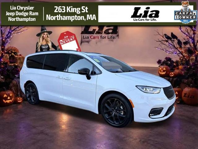 2025 Chrysler Pacifica Limited for sale in Northampton, MA