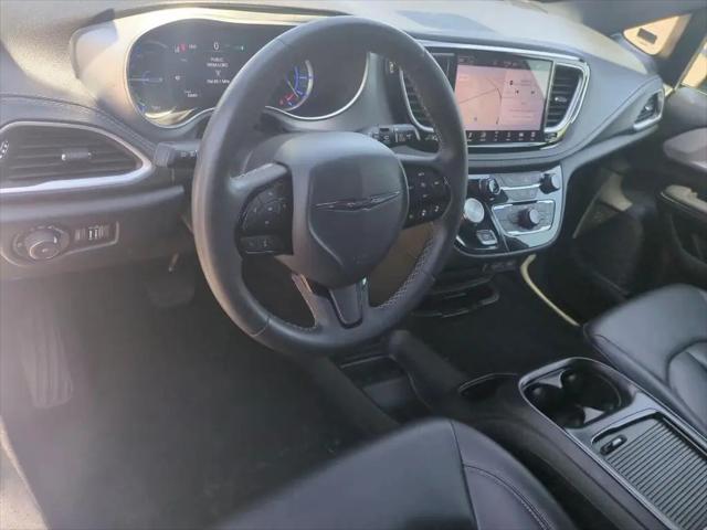 2024 Chrysler Pacifica Hybrid S Appearance Pkg for sale in Farmington Hills, MI