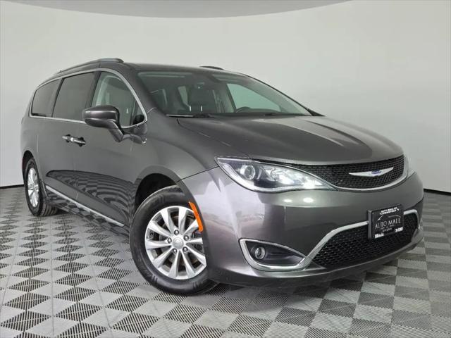 2019 Chrysler Pacifica Touring L for sale in Springfield, IL