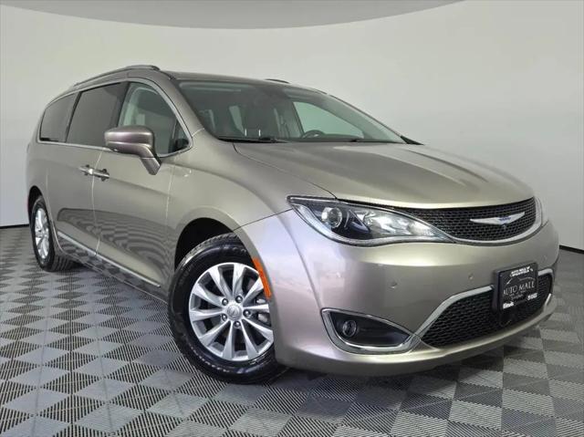 2018 Chrysler Pacifica Touring L for sale in Springfield, IL