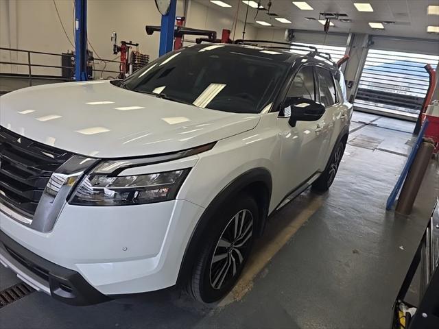 2025 Nissan Pathfinder Platinum 4WD for sale near Groveport, OH