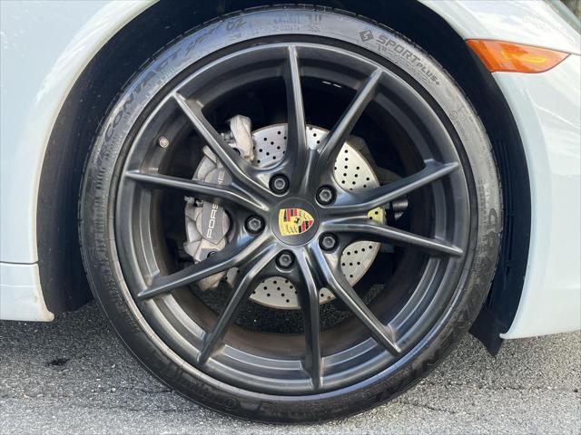 2017 Porsche 911 Carrera