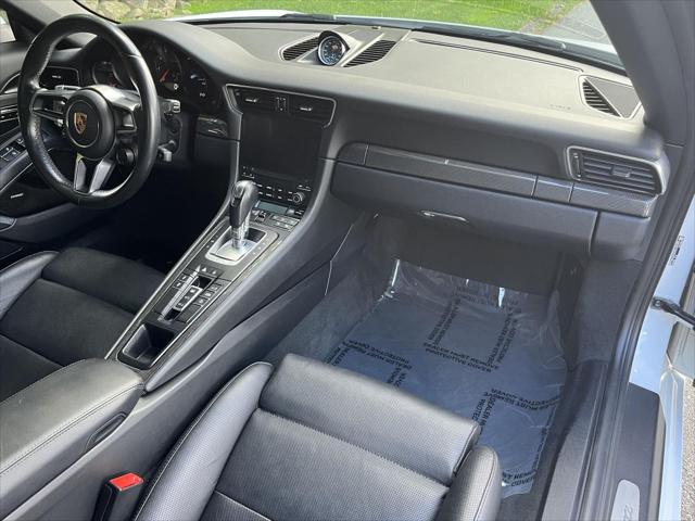 2017 Porsche 911 Carrera
