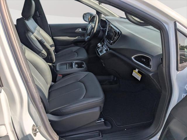 2027 Chrysler Pacifica LX