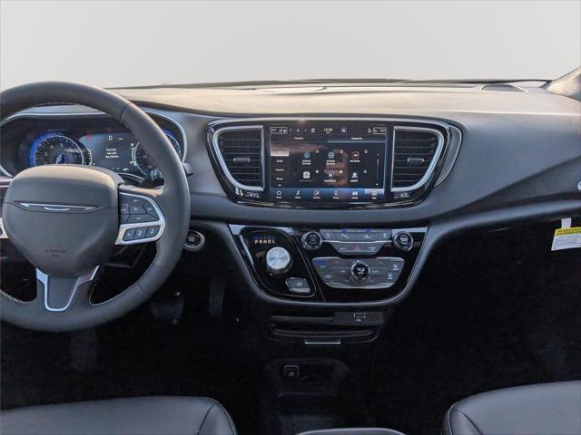 2027 Chrysler Pacifica LX
