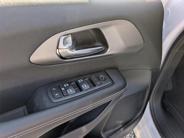 2027 Chrysler Pacifica LX