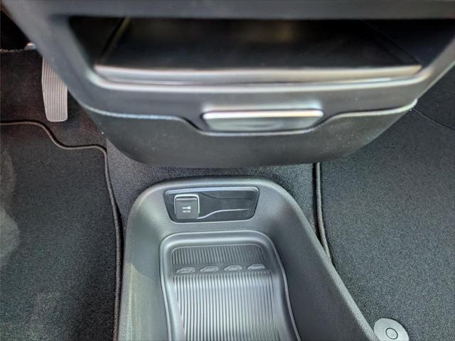 2027 Chrysler Pacifica LX
